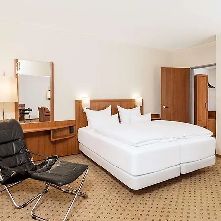 Nh Muenchen Ost Conference Hotel *